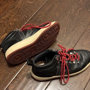 Veja Black Leather Casual Sneakers with Red Lace. Sz 6
